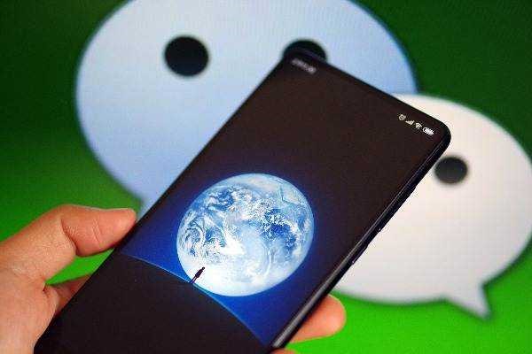 陌陌上发的消息，怎么微信朋友圈里也同步发？怎么取消？